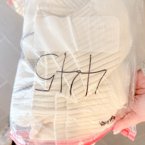 Geoffrey Beene Cream Knit Sweater - Picture 5 of 5